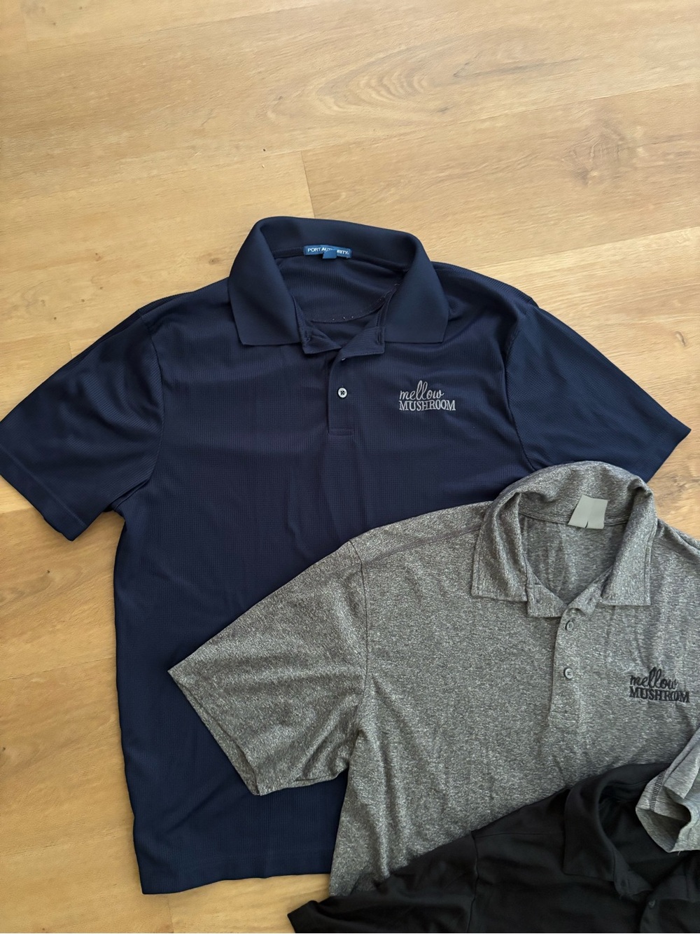 Mellow Mushroom Collared Shirt Lot - Picture 2 of 5